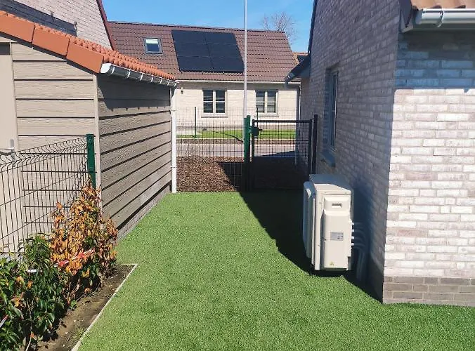 Polderhuis 10: Airco Comfort With Private Parking And Garden Holiday home