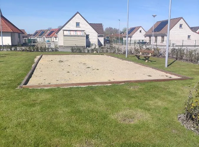 Holiday home Polderhuis 10: Airco Comfort With Private Parking And Garden *