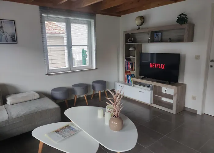 Polderhuis 10: Airco Comfort With Private Parking And Garden Koksijde